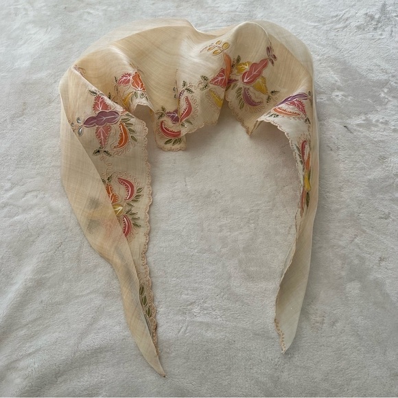 VINTAGE Handmade Floral Embroidered Blouse Skirt with Scarf - Picture 14 of 14